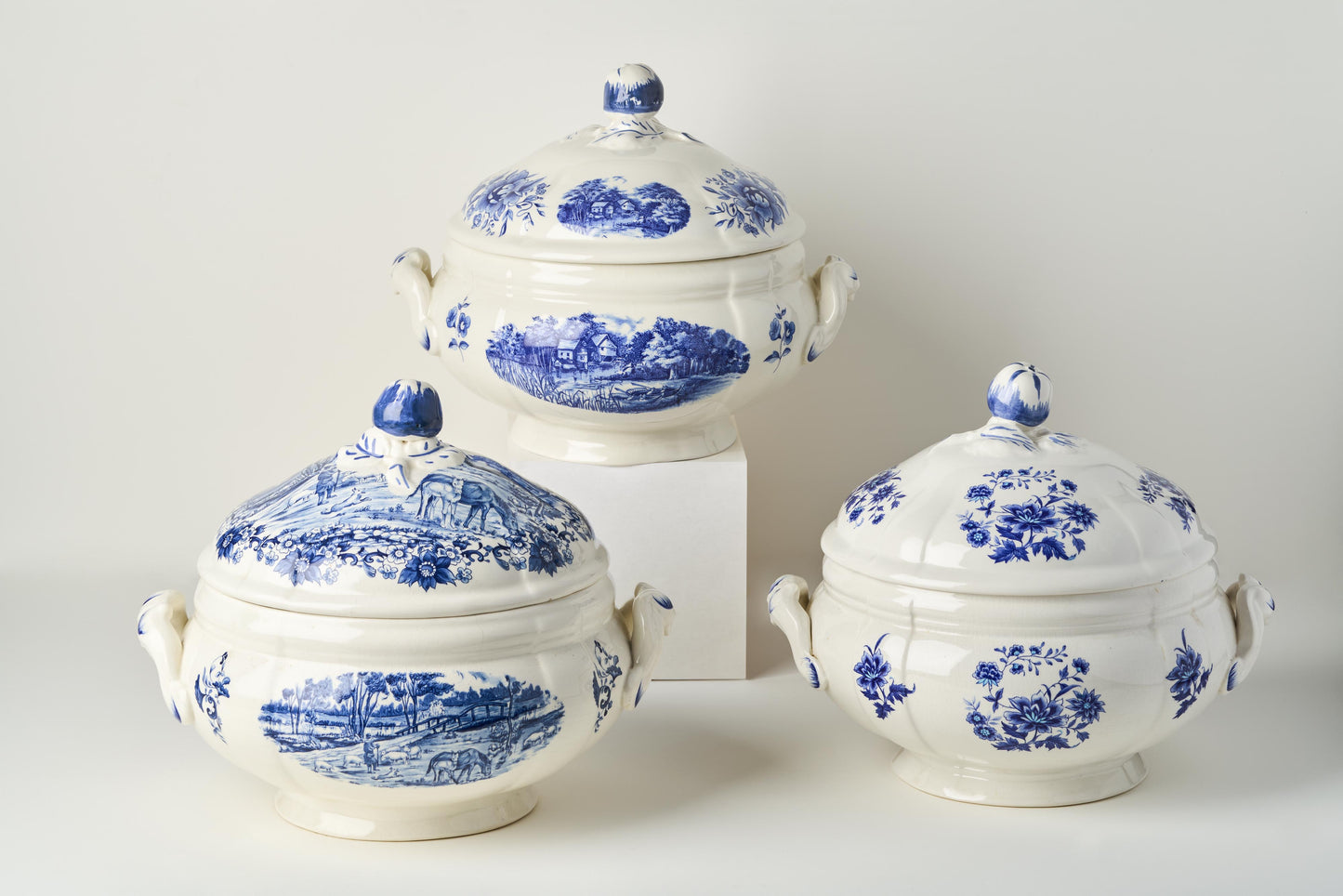 Vintage Sarreguemines Romantic Tureen